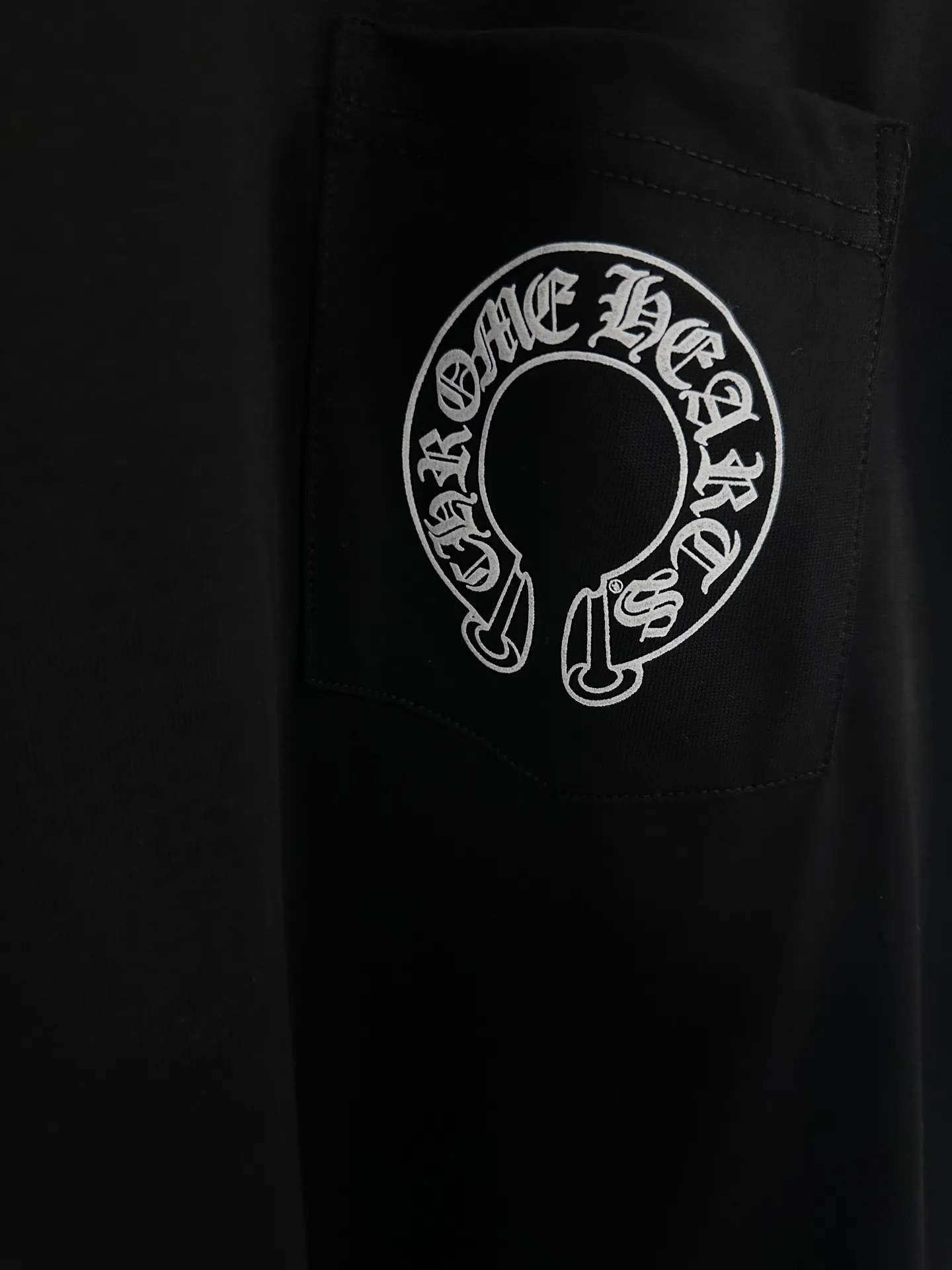 P230 💰 Chrome Hearte/Chrome Heart 25SS CH Los Angeles limited horseshoe print round neck long sleeves. The fabric is made of cotton. The printing uses special imported slurry. Customized supporting accessories. Size: S/M/L